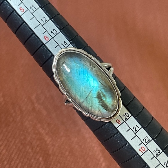 Natural Blue Labradorite
925 Solid Sterling Silver - Picture 3 of 11
